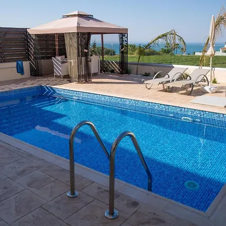 Dafni 21 Villa Paralimni