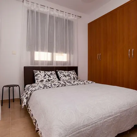 וילה Dafni 21